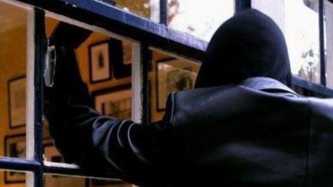 Razzia dei ladri in due villette vicino alla chiesa di Toringo