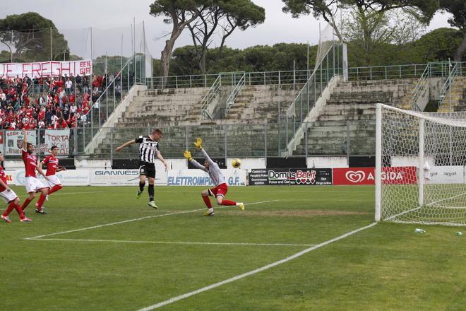 Un Viareggio da sogno fa lo sgambetto al Perugia 