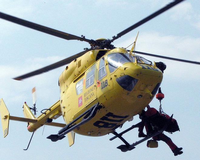 Ustionata dalle fiamme della stufa a legna 