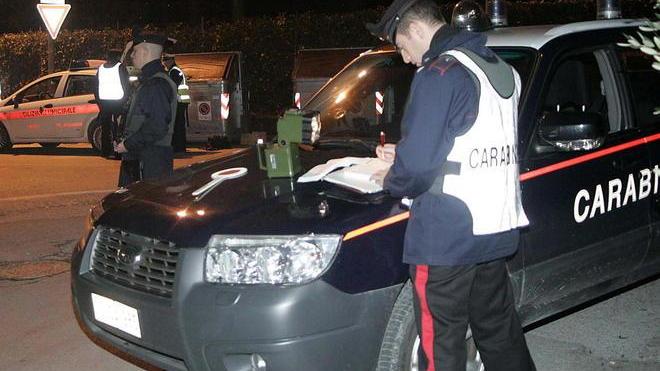 Aggrediscono i carabinieri dopo la rissa