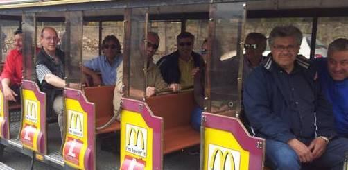 Vigili si “travestono” da turisti nella lotta ai venditori abusivi 
