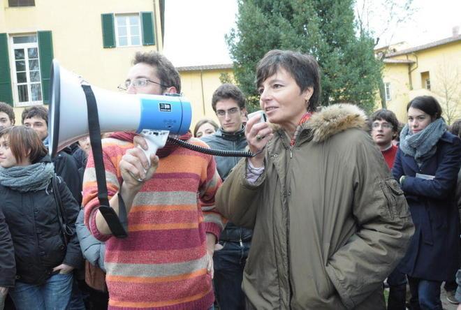 L’sms: «Ho un impegno in Parlamento» 