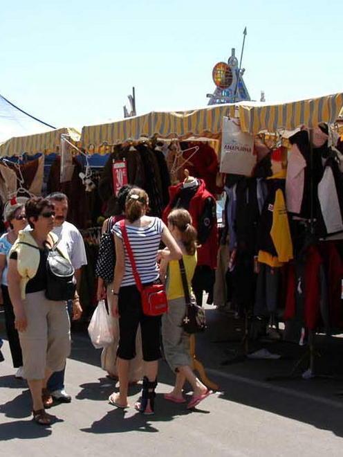 All’Alto Fondale torna la festa del mercato ambulante