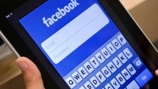 Il Comune: tolleranza zero con chi insulta via internet