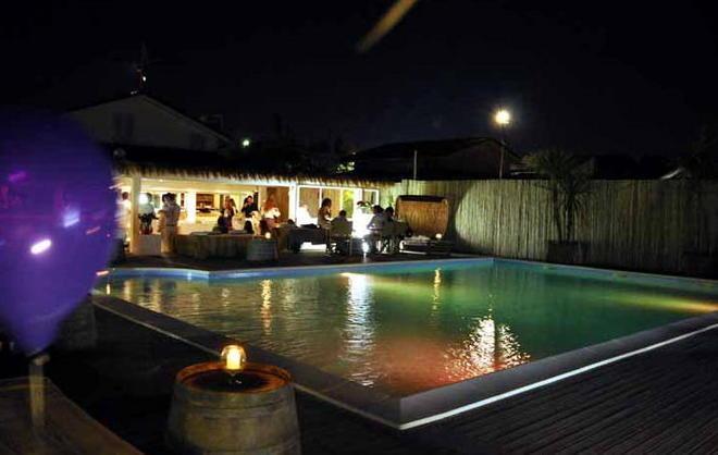 Salve piscine e casette negli stabilimenti 