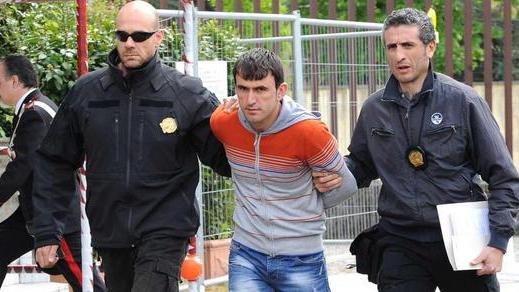 Narcotizza l’orafo e ruba 30mila euro di gioielli