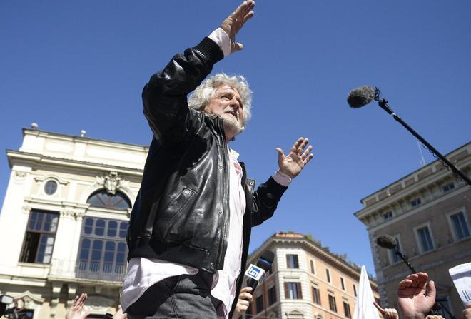 M5S respinge le accuse Grillo sul blog: «Sciacalli»