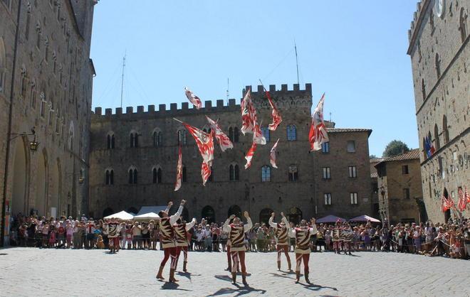 Avatar etruschi la festa medievale si fa gioco di ruolo 
