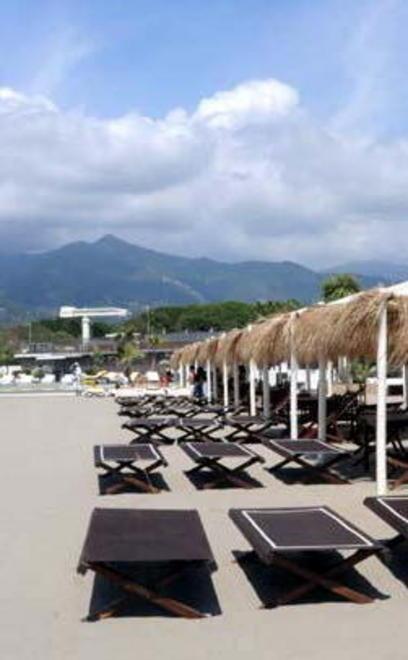 M5S contro i balneari «Loro guadagnano ma paghiamo noi» 