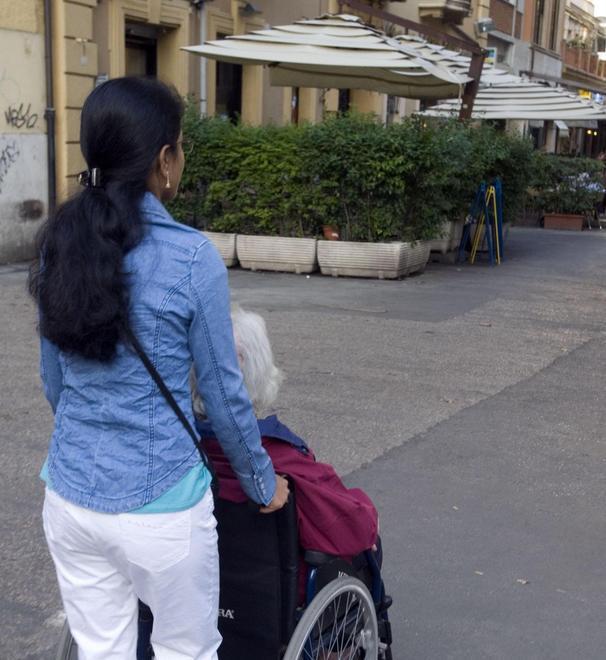 Badanti al nero al via un corso per regolarizzarle