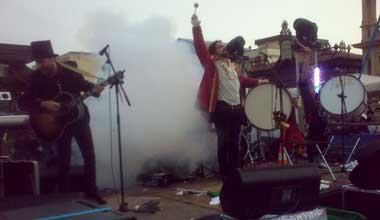 Primo maggio, Luca Bassanese porta la sua musica in piazza 