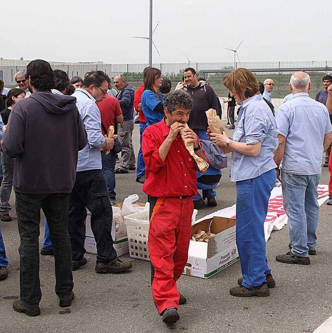 Allo sciopero con Chianti e panino 