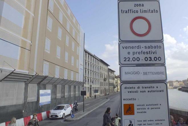 Lungarni, da venerdì scatta la Ztl notturna