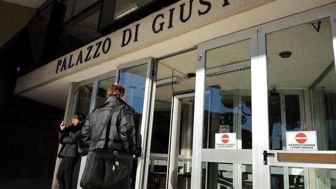 Due mesi di lavori gratis all’Arci