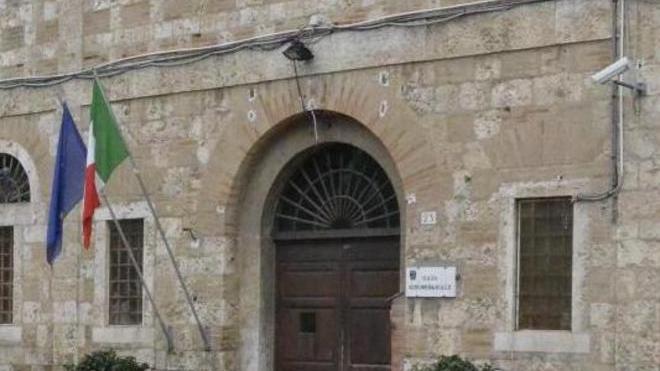 Truffa un’anziana e si fa consegnare quasi 100mila euro