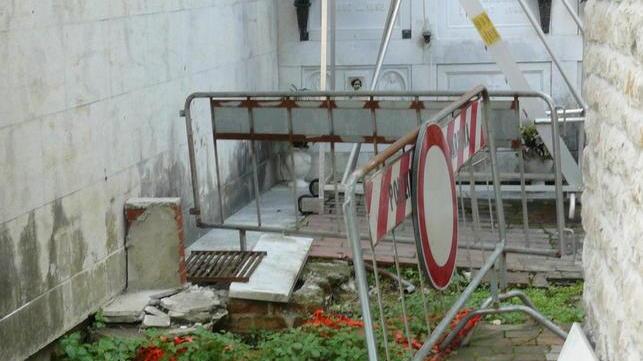Degrado al cimitero di Marcognano