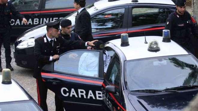 Segregata per 9 giorni dall'aguzzino, riesce a chiamare i carabinieri