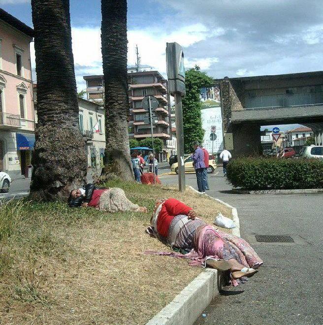 Pugno duro contro i bivacchi in centro Firmata l’ordinanza che prevede multe fino a 500 euro 