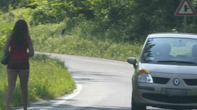 Squillo davanti ai bambini a Galleno: scatta la task-force dei vigili