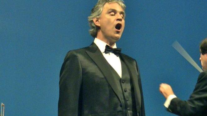 Bocelli al teatro Guglielmi canta per i bimbi dell’Opa
