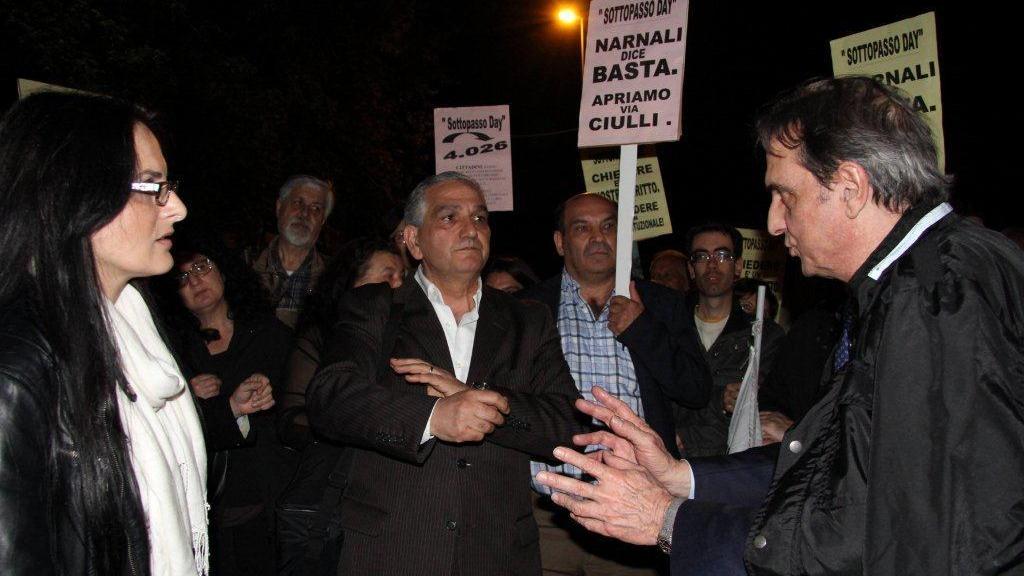 Sottopasso day, il corteo sfila in via Ciulli: "Vogliamo la riapertura". Ma il sindaco: "Solo a processo finito"