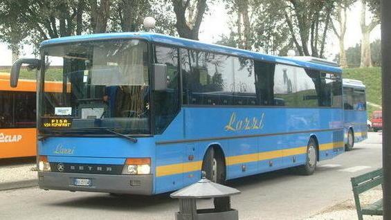 Vandali in azione al deposito dei bus della Lazzi