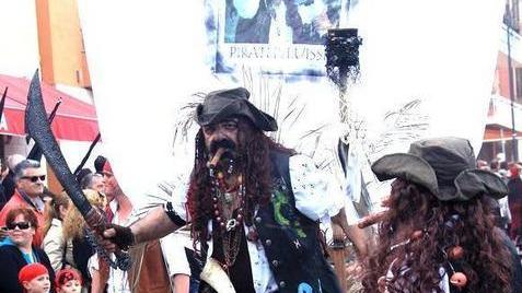 I pirati sbarcano ancora sui moli di Porto Ercole
