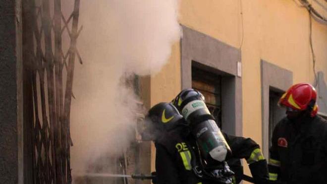 Brucia il magazzino di Cardosi