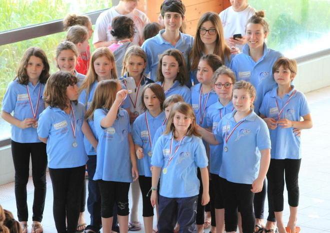 Brillano le giovani del sincronizzato 