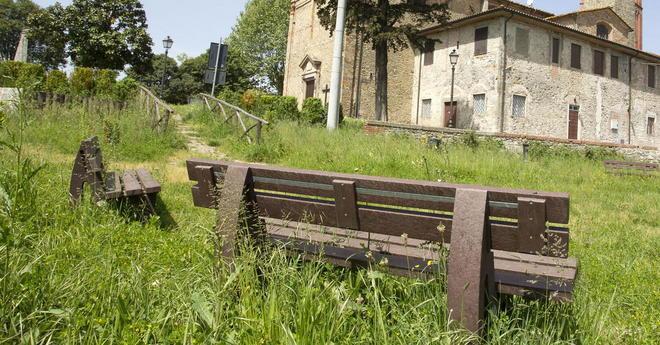Veneri: parco inutilizzabile per l’erba troppo alta 