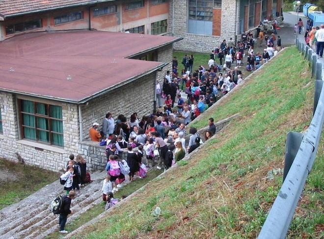 Gli studenti si trasformano in ambulanti 