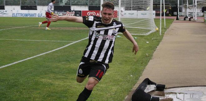 Quei nove coraggiosi al seguito del Viareggio 