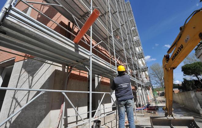 Asta Costruzioni, metà dipendenti a casa 