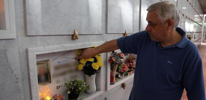 Decine di loculi profanati nel cimitero comunale 