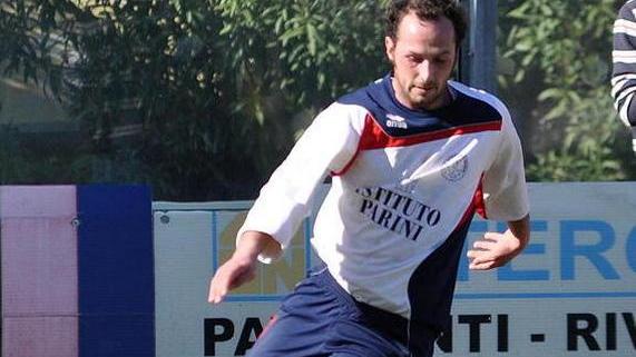 De Giulli, un bomber che rilancia il Cecina e si diverte in teatro