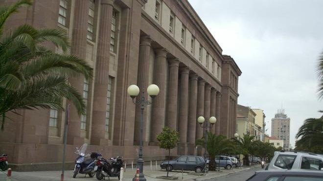 Sussidi in cambio di favori sessuali, un arresto ad Alghero 