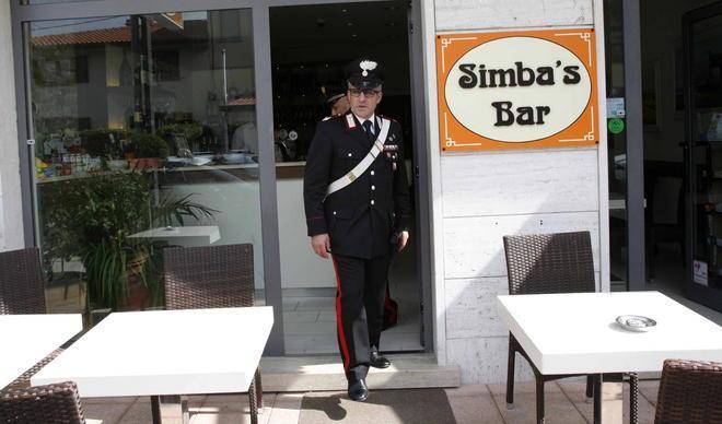 Assalto al Simba’s Bar, portati via i videopoker 