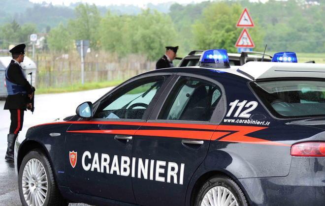 Svaligiano il bancomat in piena notte 