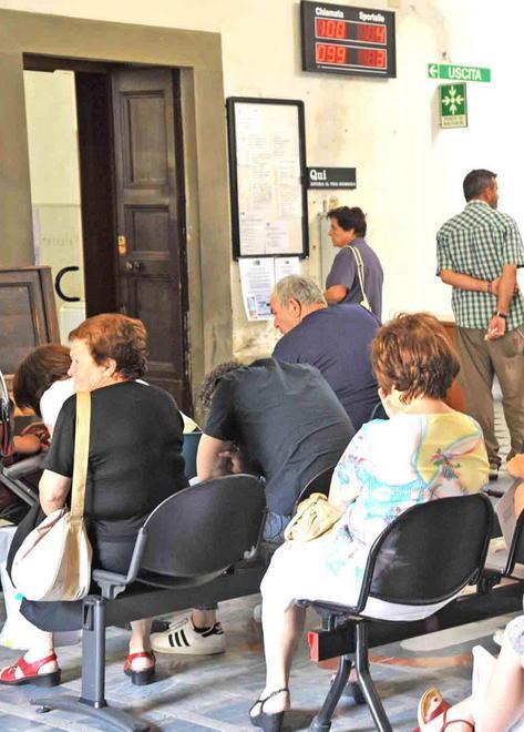 «Ti curano, ma se conosci...» Asl: clamorosa denuncia 
