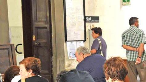 «Ti curano, ma se conosci...» Asl: clamorosa denuncia