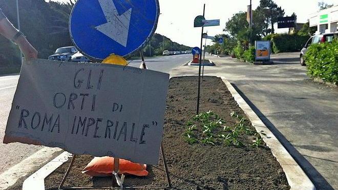 Un orto sul viale di Roma Imperiale, per protesta