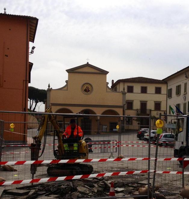 Si ripristina la pavimentazione