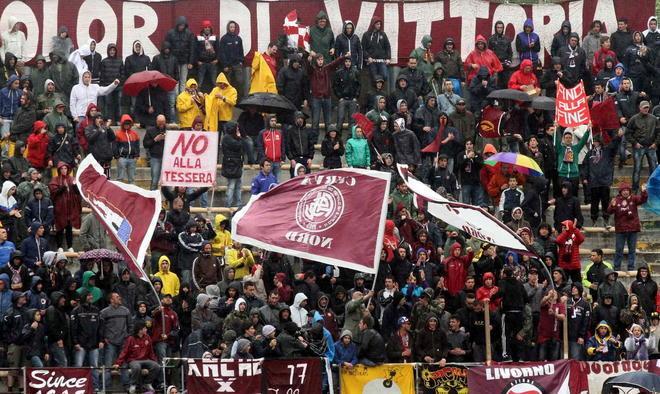 Tifosi, oggi appuntamento sotto la curva nord