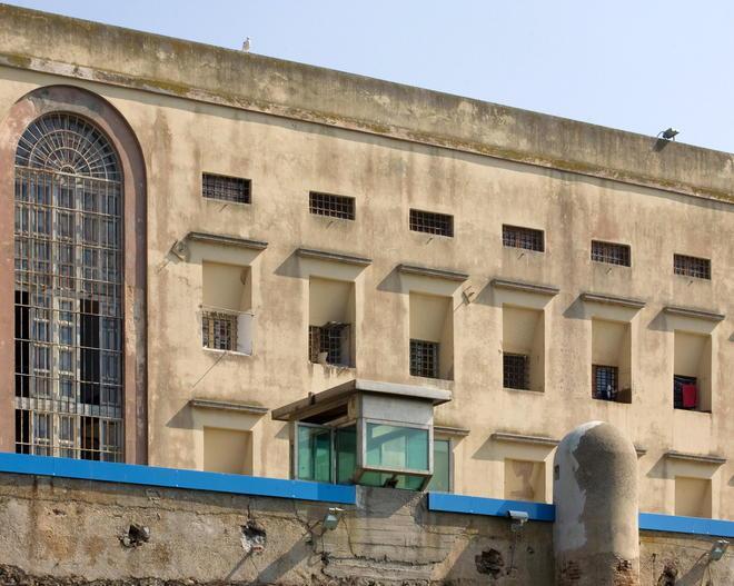 Ruba a casa dell’ex compagno di cella, ma le impronte lo tradiscono 