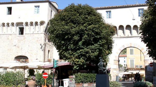 No alla chiusura di piazza Carducci