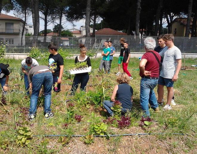 A scuola si impara a “Fare l’orto” 