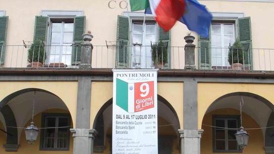 Vandalismi negli uffici comunali