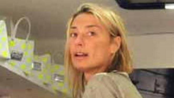 Maurizia Cacciatori abbraccia le amiche regine delle borse