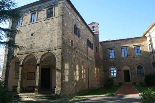 Comunità per adolescenti, Volterra fa la voce grossa 