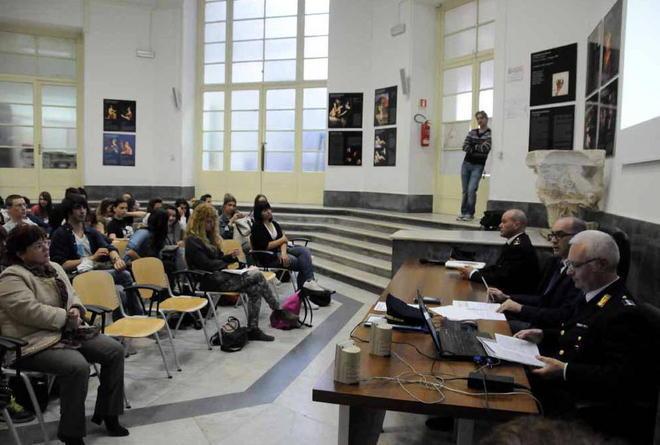 Una lezione per difendersi dallo stalking